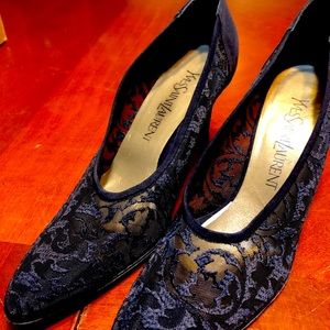 Black lace heels Yves Saint Laurent size 7